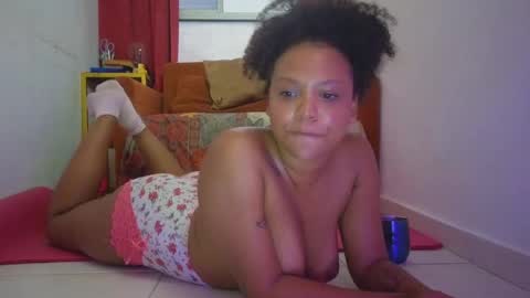 natalia_curlyx online show from May 5, 2026, 10:34 am