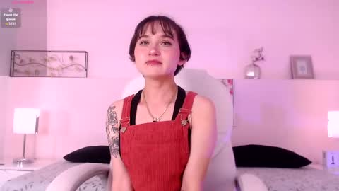 Natalia online show from May 26, 2026, 3:35 am