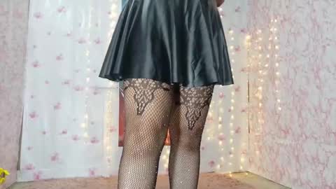 nataliavela online show from November 3, 2025, 12:57 am