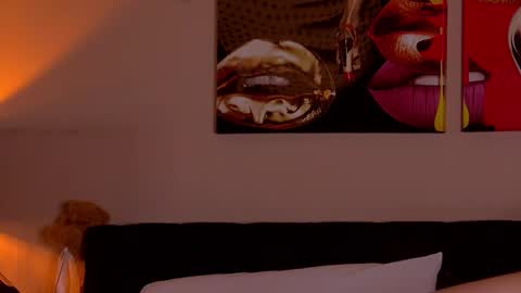 Natalia online show from November 17, 2025, 5:13 am