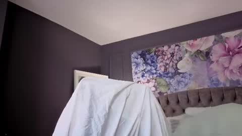 Snapshot of natalie_bitton chatting on June 12, 2026, 10:58 am Natalie online show from June 12, 2026, 10:58 am