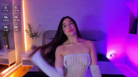 NATALIE BLAZE online show from July 5, 2026, 4:19 am