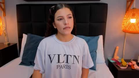 N A T A L I E online show from November 12, 2025, 11:43 am