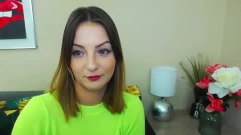 Snapshot of natalie_live chatting on February 19, 2025, 10:23 am NatalieSexy online show from February 19, 2025, 10:23 am