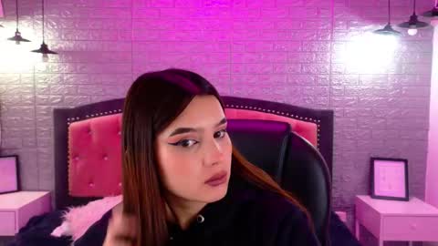 Snapshot of natalie_loffreda chatting on September 15, 2025, 2:44 am natalie online show from September 15, 2025, 2:44 am