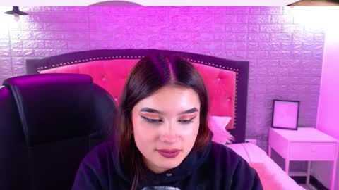 Snapshot of natalie_loffreda chatting on September 25, 2025, 2:59 am natalie online show from September 25, 2025, 2:59 am