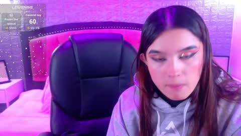 natalie  online show from December 16, 2025, 3:33 am