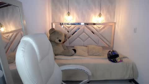 natalie  online show from March 20, 2026, 7:52 pm