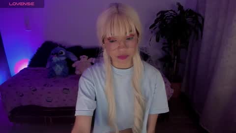 MissNatis online show from November 7, 2025, 2:11 am