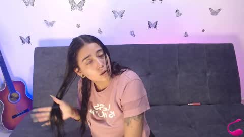 Snapshot of natalygreww chatting on February 22, 2025, 6:52 pm online show from February 22, 2025, 6:52 pm