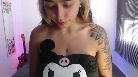 Snapshot of natalygreww chatting on November 29, 2025, 3:26 pm online show from November 29, 2025, 3:26 pm