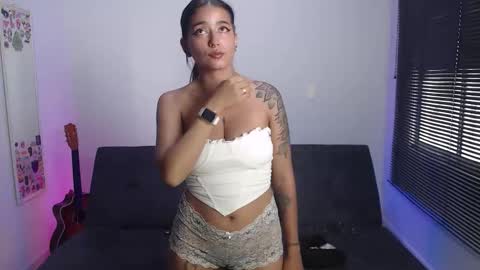 Snapshot of natalygreww chatting on November 30, 2025, 7:40 pm online show from November 30, 2025, 7:40 pm