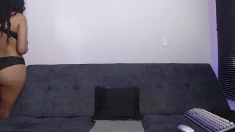 Snapshot of natalygreww chatting on December 5, 2025, 2:47 pm online show from December 5, 2025, 2:47 pm