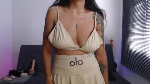 Snapshot of natalygreww chatting on April 22, 2026, 8:21 pm online show from April 22, 2026, 8:21 pm