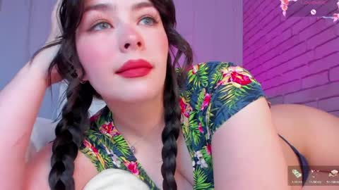 Snapshot of natalyhayes chatting on May 15, 2026, 12:01 pm Nataly online show from May 15, 2026, 12:01 pm