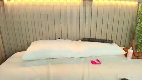 Nataly  online show from September 23, 2025, 1:36 pm