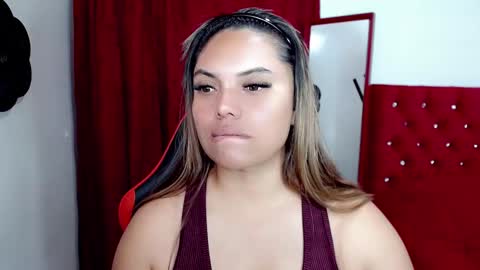 natasha__magics online show from November 18, 2025, 11:48 pm