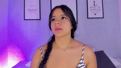 Snapshot of natasha_harpper chatting on February 19, 2025, 10:56 am Natasha online show from February 19, 2025, 10:56 am