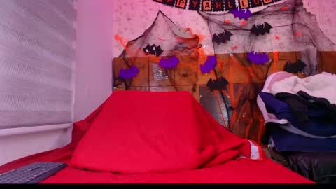 Natasha online show from October 18, 2025, 7:14 pm