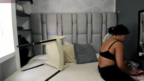 N A T A S H A online show from September 16, 2025, 7:04 pm