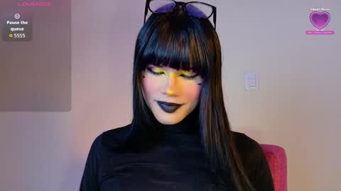 Natahsa  online show from October 3, 2025, 5:26 am