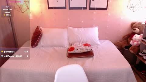 Nat online show from December 17, 2025, 2:12 pm