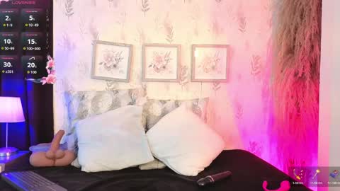 Snapshot of natashablade__ chatting on May 18, 2026, 12:00 pm Natasha Blade online show from May 18, 2026, 12:00 pm