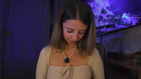 Natasha Independent model online show from December 17, 2025, 4:40 am