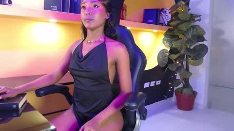 Snapshot of natazhaqueen chatting on October 8, 2025, 11:52 am nathalia online show from October 8, 2025, 11:52 am
