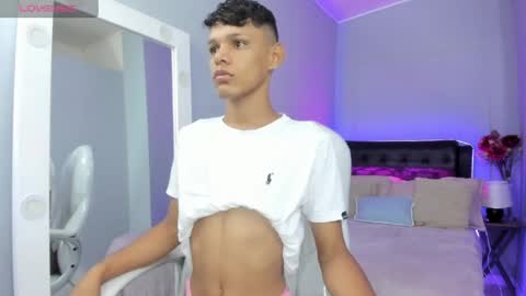 nathalie_moon_ online show from April 13, 2026, 11:48 am