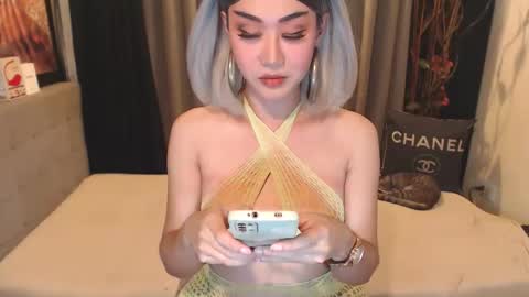 Snapshot of nathaliehuges chatting on February 22, 2026, 9:19 am Goddess Nathalie online show from February 22, 2026, 9:19 am