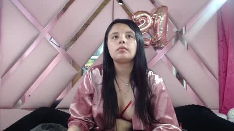 Snapshot of nathaly_low chatting on January 18, 2025, 6:03 am nathaly low online show from January 18, 2025, 6:03 am