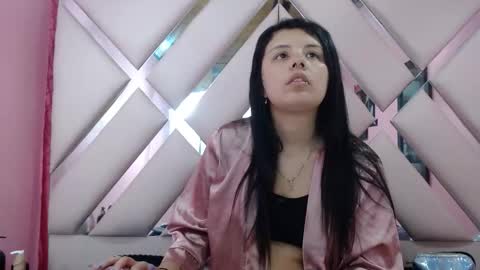 Snapshot of nathaly_low chatting on October 1, 2025, 3:01 am nathaly low online show from October 1, 2025, 3:01 am