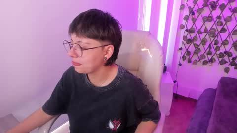 nathalyy_ds online show from February 26, 2026, 7:35 pm