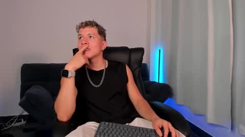 Snapshot of nathan_blake_ chatting on October 17, 2025, 7:38 pm Nathan online show from October 17, 2025, 7:38 pm