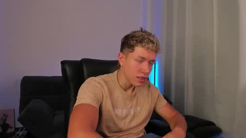 Snapshot of nathan_blake_ chatting on November 4, 2025, 8:08 pm Nathan online show from November 4, 2025, 8:08 pm