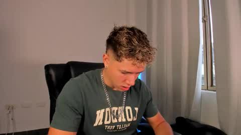 Snapshot of nathan_blake_ chatting on November 28, 2025, 12:52 pm Nathan online show from November 28, 2025, 12:52 pm