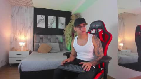 Snapshot of nathan_gross chatting on February 5, 2025, 2:40 am nathan_gross online show from February 5, 2025, 2:40 am