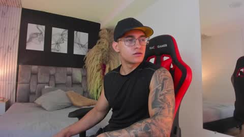 Snapshot of nathan_gross chatting on February 6, 2025, 2:33 am nathan_gross online show from February 6, 2025, 2:33 am