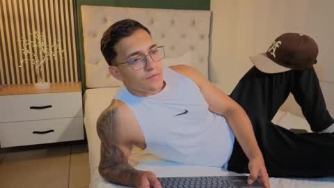 Snapshot of nathan_gross chatting on September 23, 2025, 4:04 am nathan_gross online show from September 23, 2025, 4:04 am