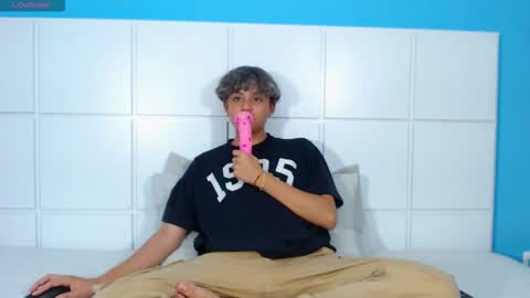 Snapshot of nathanbell1 chatting on September 12, 2025, 2:33 am nathanbell1 online show from September 12, 2025, 2:33 am