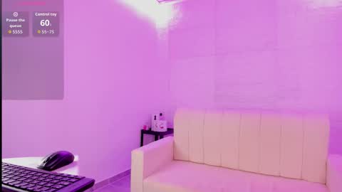 Snapshot of nathie_hott chatting on December 19, 2025, 11:23 pm Nathie online show from December 19, 2025, 11:23 pm