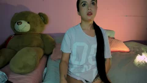 Snapshot of nathy_8 chatting on February 20, 2025, 3:56 am Nathalia online show from February 20, 2025, 3:56 am