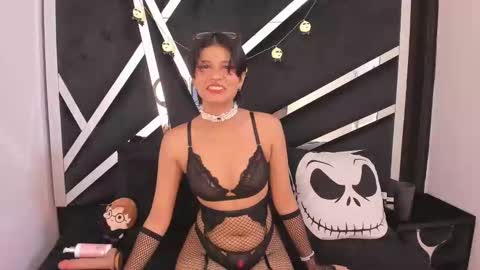 natsumiht online show from October 24, 2025, 5:26 am