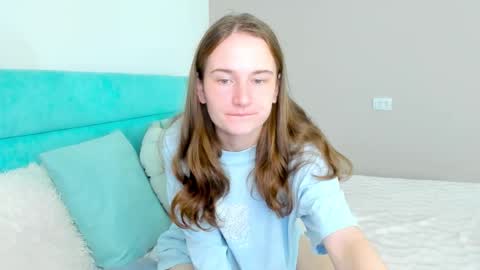Snapshot of natural_meri_ chatting on September 28, 2025, 5:35 am Meri online show from September 28, 2025, 5:35 am