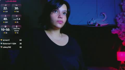 Snapshot of naturaltitss_ chatting on July 3, 2026, 7:42 pm Gwen online show from July 3, 2026, 7:42 pm