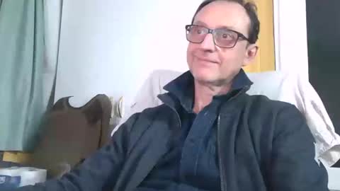 naturista25 online show from November 19, 2025, 3:34 pm