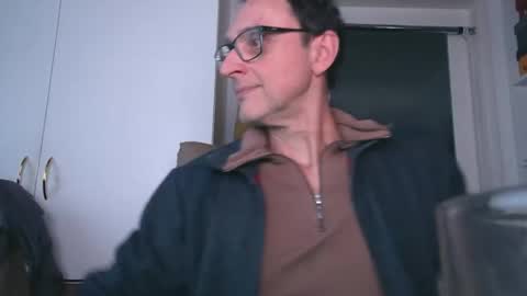 naturista25 online show from December 5, 2025, 2:36 pm