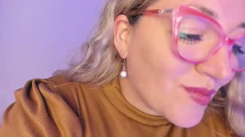 Nataly online show from November 7, 2025, 5:24 pm