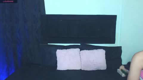 Snapshot of naty_cami_ chatting on February 22, 2025, 4:51 am naty_cami_ online show from February 22, 2025, 4:51 am